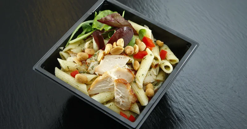 5 idées de salades à plus de 30 g de protéines, prêtes en 15 minutes